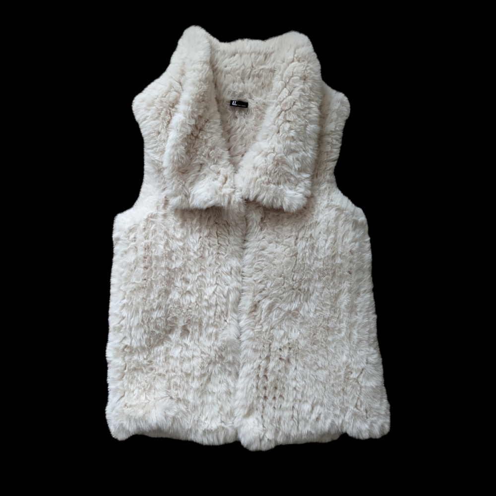 Love token faux fur vest size M